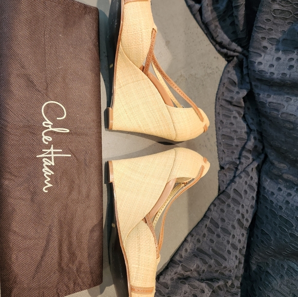 Like new, Cole Haan wedge sandals - woven and leather. Size 9.5B - Picture 4 of 10
